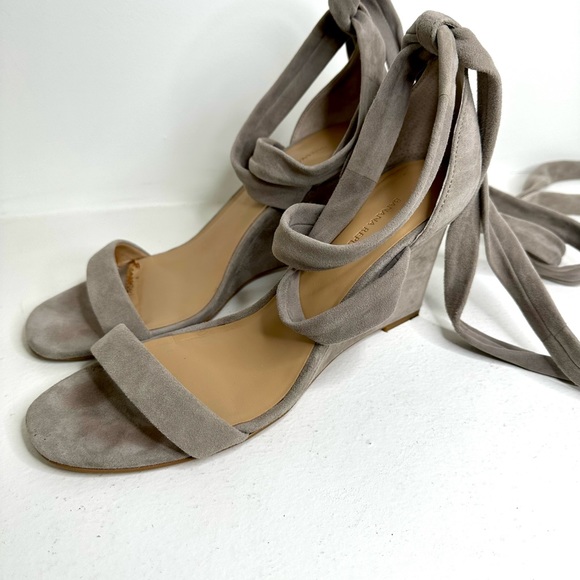 Beautiful light grey butter soft suede wedges - Picture 5 of 7